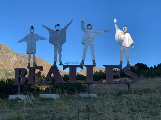 Monumento en honor a los Beatles en Obertauern (Austria), donde se rodaron escenas de 'Help!'