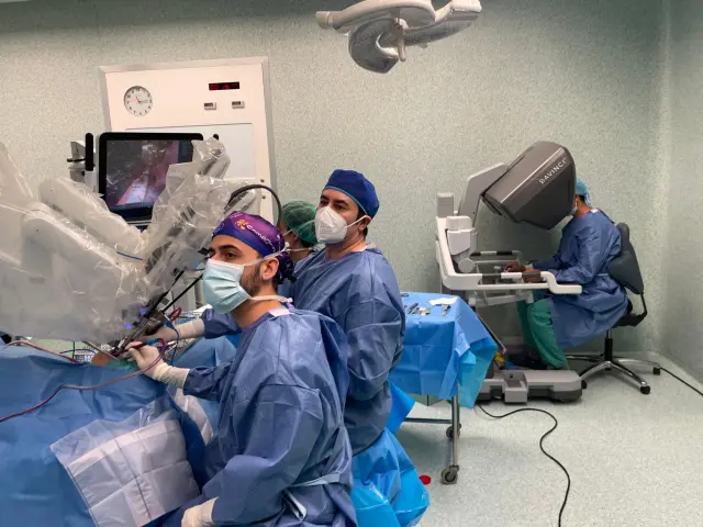 Primera intervención de la especialidad de Otorrrinolaringología con cirugía robótica en el Servet.
