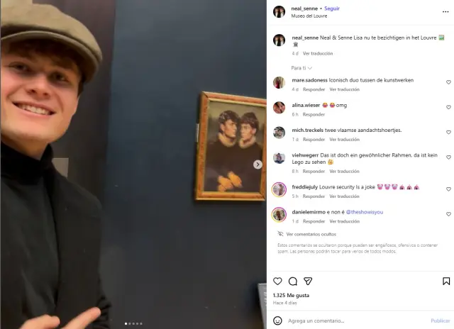 Nick y Senne colgaron el cuadro en el museo francés