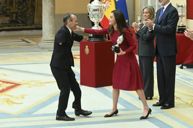 La reina Letizia entrega a Ricardo Ten Argilés su Premio Infanta Sofía en la entrega de los Premios Nacionales del Deporte en Madrid