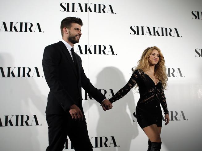 Shakira y Piqué lloraron escuchando una canción que Maná había mandado a la  colombiana