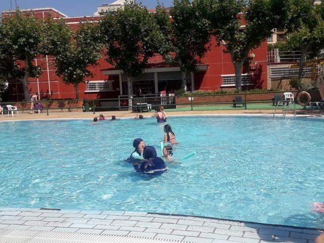 Prohibidas las camisetas y permitidos los burkinis en piscinas de Zaragoza | Noticias de Zaragoza en Heraldo.es