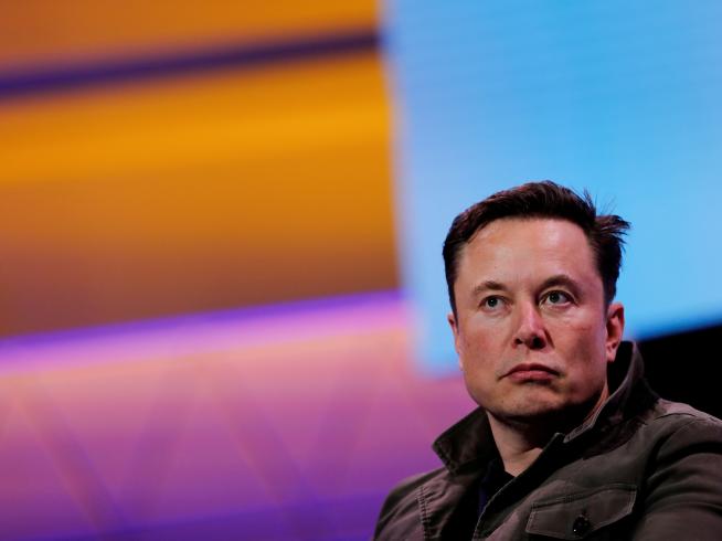 oración Reportero vegetariano Musk pierde una cruzada legal para tuitear sobre Tesla sin supervisión