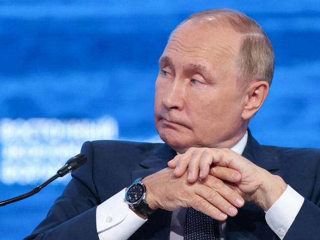 Putin defiende ante Macron el cierre de la central nuclear de Zaporiyia