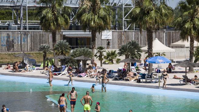 Las playas de Zaragoza, concurridas por la ola de calor.