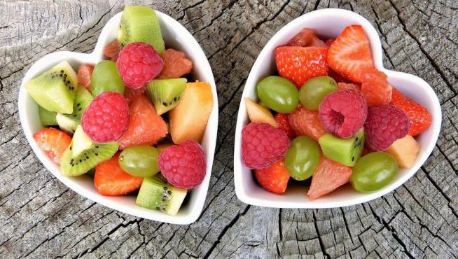 La fruta es un alimento fundamental si quieres comer sano.
