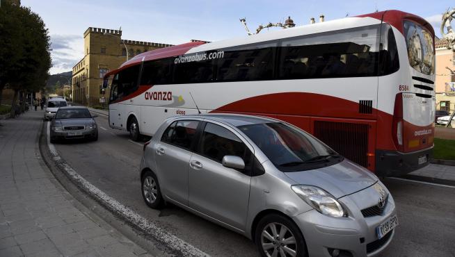 Los autobuses de la línea Zaragoza-Huesca-Jaca de Alosa tienen que dar un rodeo ahora por la A-132