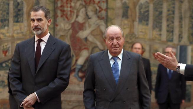 Felipe VI y Juan Carlos I en la conmemoración del 40 aniversario de la Constitución.