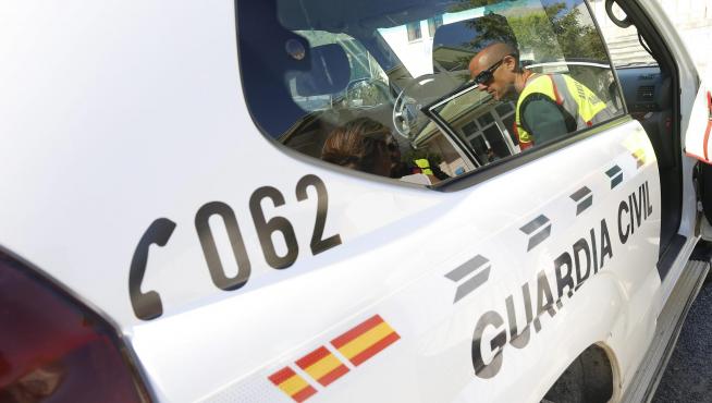 Imagen de archivo de un coche patrulla de la Guardia Civil.