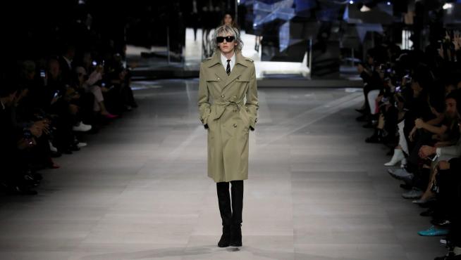 Gabardina masculina de Hedi Slimane para Céline.