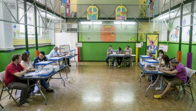Un colegio electoral en Zaragoza.