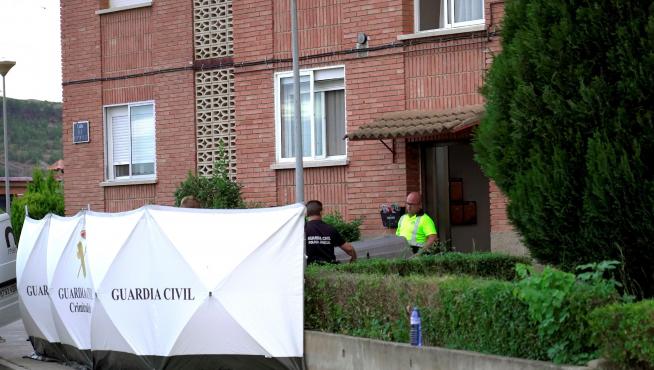 Inmediaciones de la vivienda en la que un hombre ha matado a su hijo y apuñalado a la madre, su pareja, en Andorra