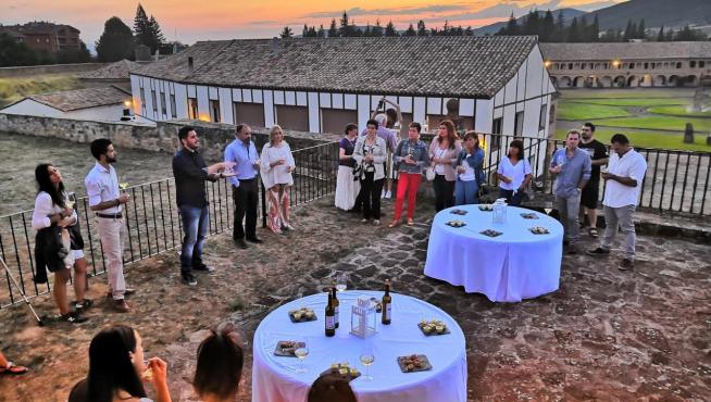 Entre Copas, una actividad que combinaba gastronomía y misterio.