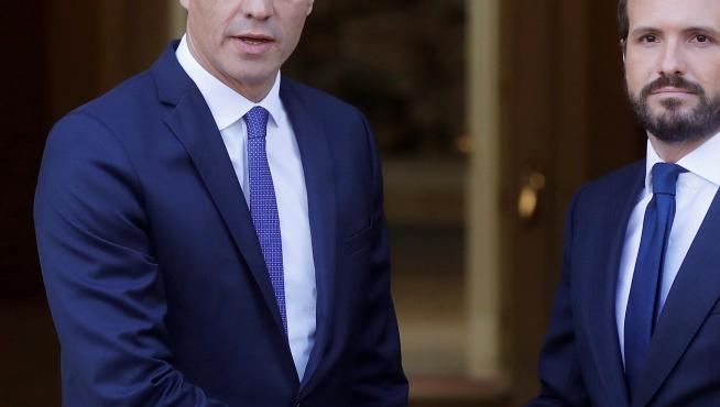 Reunión de Sánchez y Casado en La Moncloa