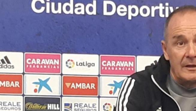 Víctor Fernández, a primera hora de la tarde de este viernes en la Ciudad Deportiva, en la rueda de prensa previa al viaje a Gijón.