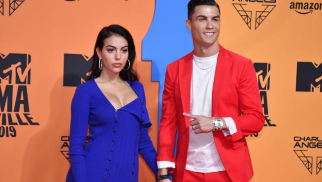 Georgina Rodríguez, de Jacquemus, y su pareja, Cristiano Ronaldo.