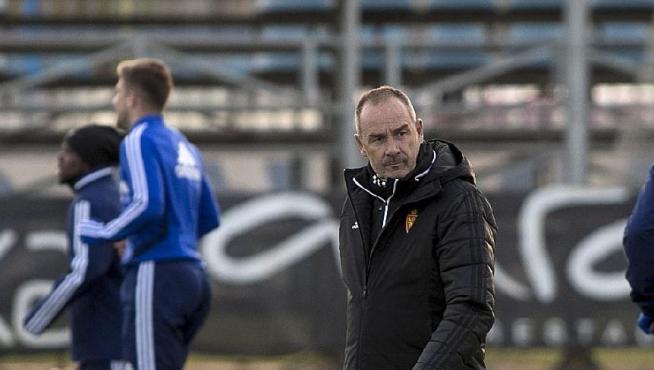 Víctor Fernández, serio, en el entrenamiento definitivo de la semana, en la tarde de este viernes, previo al partido ante el Albacete.
