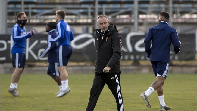 Víctor Fernández, serio, en el entrenamiento definitivo de la semana, en la tarde de este viernes, previo al partido ante el Albacete.