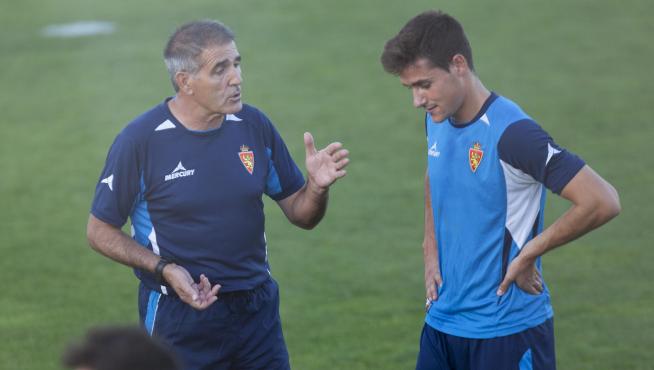 Jorge Ortí dialoga con Paco Herrera durante un entrenamiento.