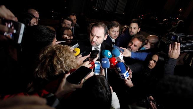 José Luis Ábalos ha tenido que responder a los medios por el revuelo político que ha provocado su supuesta reunión secreta