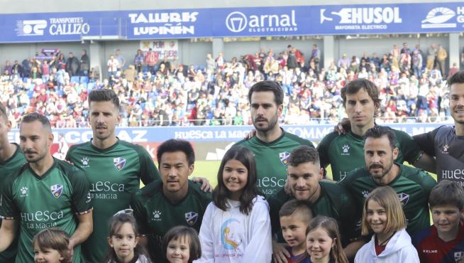 Los veteranos Mikel Rico, Pedro López, Mosquera, Okazaki y Ferreiro jugaron de inicio ante el Almería.