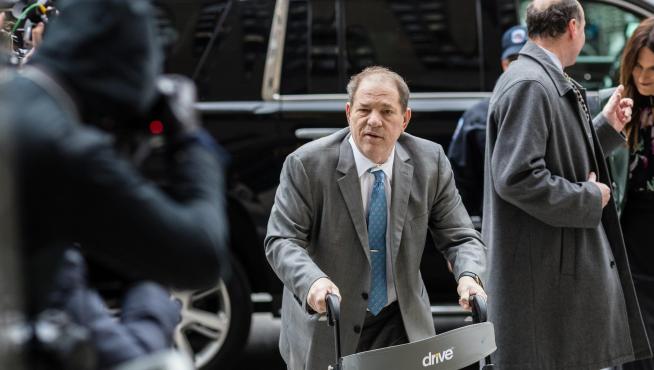 Film producer Harvey Weinstein arrives at New York Criminal Court for his sexual assault trial in the Manhattan borough of New York City, New York, U.S., February 18, 2020. REUTERS/Stefan Jeremiah [[[REUTERS VOCENTO]]] PEOPLE-HARVEY WEINSTEIN/
