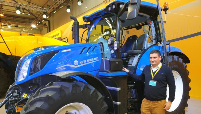 El tractor T6 Methane Power recientemente nombrado Tractor Sostenible del Año 2020. “Se trata del primer tractor del mundo propulsado 100% con metano".