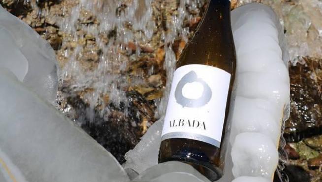 Botella de Albada Blanco 2019, de Bodega Virgen de la Sierra.