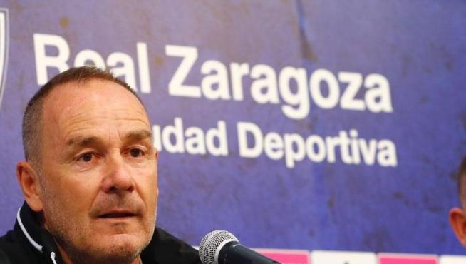Víctor Fernández, en el uso de la palabra en la rueda de prensa que ofreció este martes por la tarde junto al presidente, Christian Lapetra, en torno al asunto de coronavirus y su afección al marchamo de la liga.