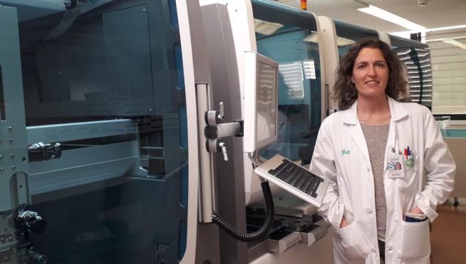 Silvia Lorente, en el laboratorio del Clínico.
