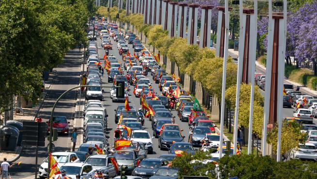 Manifestación de Vox contra el Gobierno con coches en capitales españolas