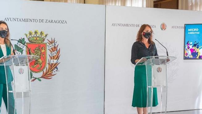 Las concejales de Hacienda y Economía, María Navarro y Carmen Herrarte, durante la presentación del balance del plan de microcréditos.