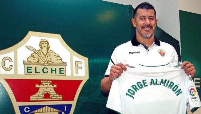 Jorge Almirón, en su presentación como entrenador al frente del Elche, dos días después del ascenso en la Promoción que encabezó su antecesor, José Rojo 'Pacheta'.