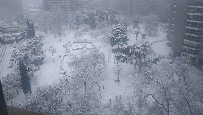 El parque de Miraflores ha sido el primero en cerrarse ante la posible caída de árboles.