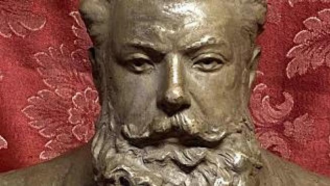 Busto de Joaquín Costa firmado por el escultor aragonés Dionisio Lasuén