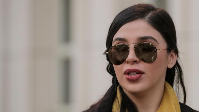 FILE PHOTO: Imagen de archivo. Emma Coronel Aispuro, esposa de Joaquín Guzmán, "El Chapo", a la salida de una corte en Brooklyn, Nueva York