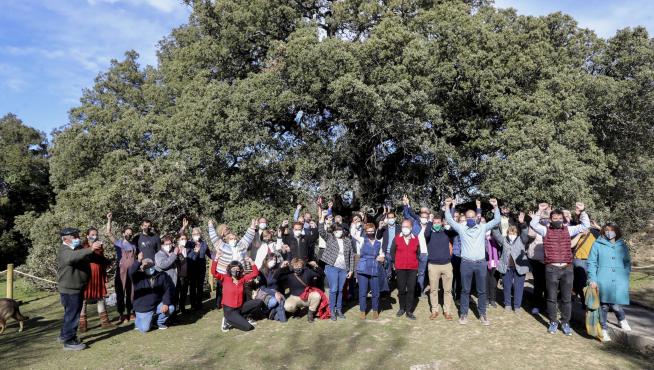 Vecinos de Lecina y su entorno celebran que su carrasca milenaria haya sido elegida Árbol Europeo del Año 2021.
