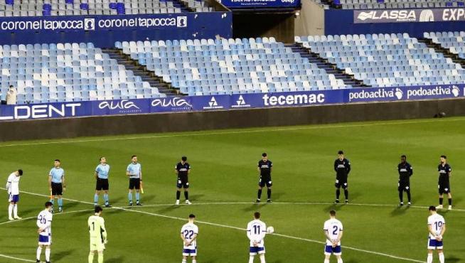 Imagen del partido Real Zaragoza-Ponferradina, en enero, justo antes del inicio del choque en la vacía Romareda.