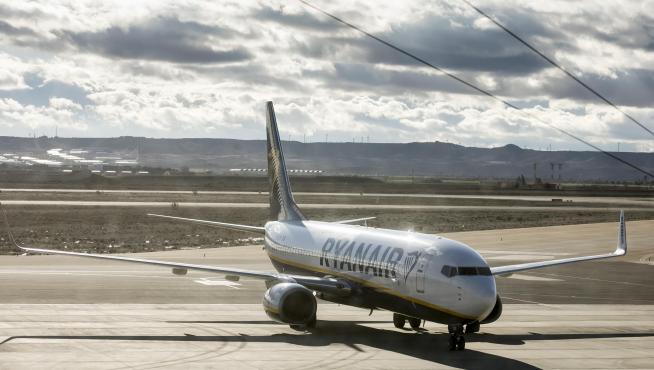La conexión con Londres, la excepción. Ryanair retomó a principios de mes sus operaciones en el aeropuerto de Zaragoza y eligió la de Stansted con dos frecuencias semanales que duplicará a partir de julio.