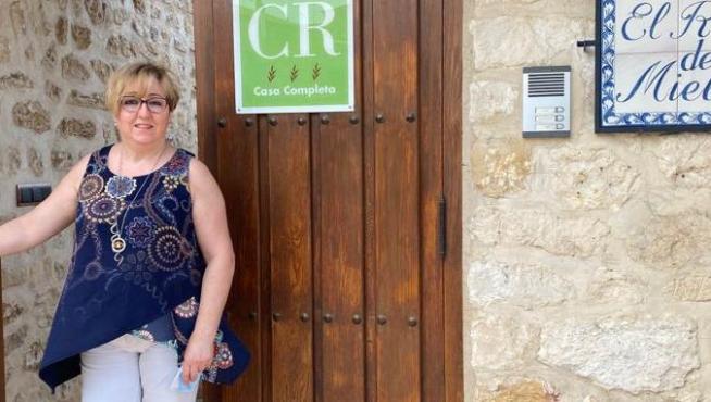 Montse Gascón regenta la casa rural El Rincón del Mielero, en Fuendetodos.