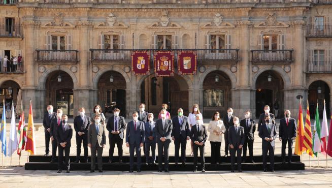 Foto de grupo de los asistentes a la Conferencia de Presidentes Autonómicos.