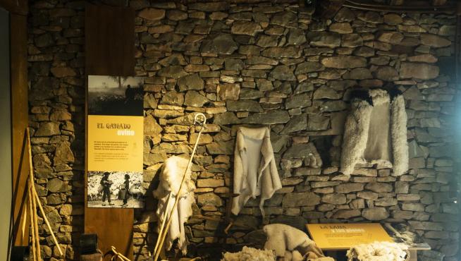 Una de las secciones del Museo Audiovisual del Ovino, en la Borda de Pastores