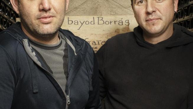 Jesús Borrás y Jordi Bayod, en la bodega de Fórnoles
