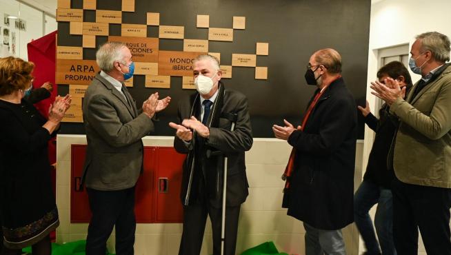 Descubrimiento del panel de empresas que han contribuido a la construcción del nuevo colegio San Martín de Porres de Atades