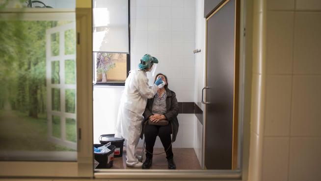 Punto para realizar pruebas PCR en el Hospital Clínico de Zaragoza