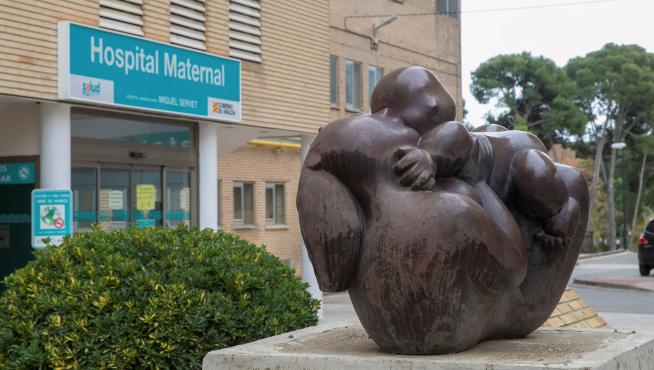 Entrada al Hospital Maternal de Zaragoza.