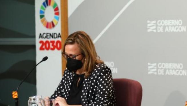 La consejera de Economía, Marta Gastón, junto a la de Presidencia, Mayte Pérez,  ha comparecido este miércoles para detallar las bases del proyecto industrial de Zuera.