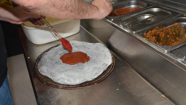 La masa negra de las pizzas se consigue con tinta de calamar.