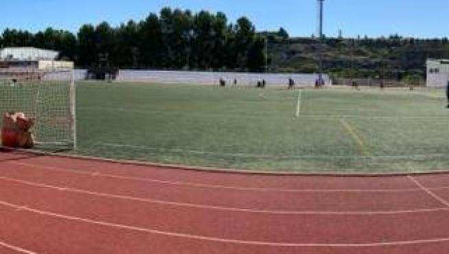 Obras en el campo de fútbol de Alcañiz para este próximo verano