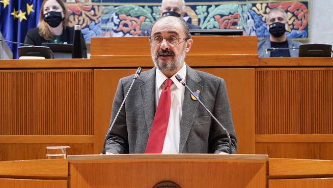 Javier Lambán, ayer durante su intervención en el Parlamento aragonés.